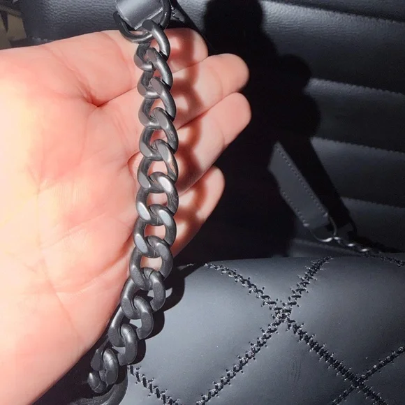 Tory Burch Willa Quilted Shoulder Bag in matte black, silver and black hardware - Picture 3 of 10